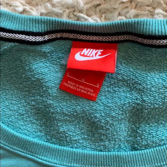 SWOOSH - Picture 4 of 5